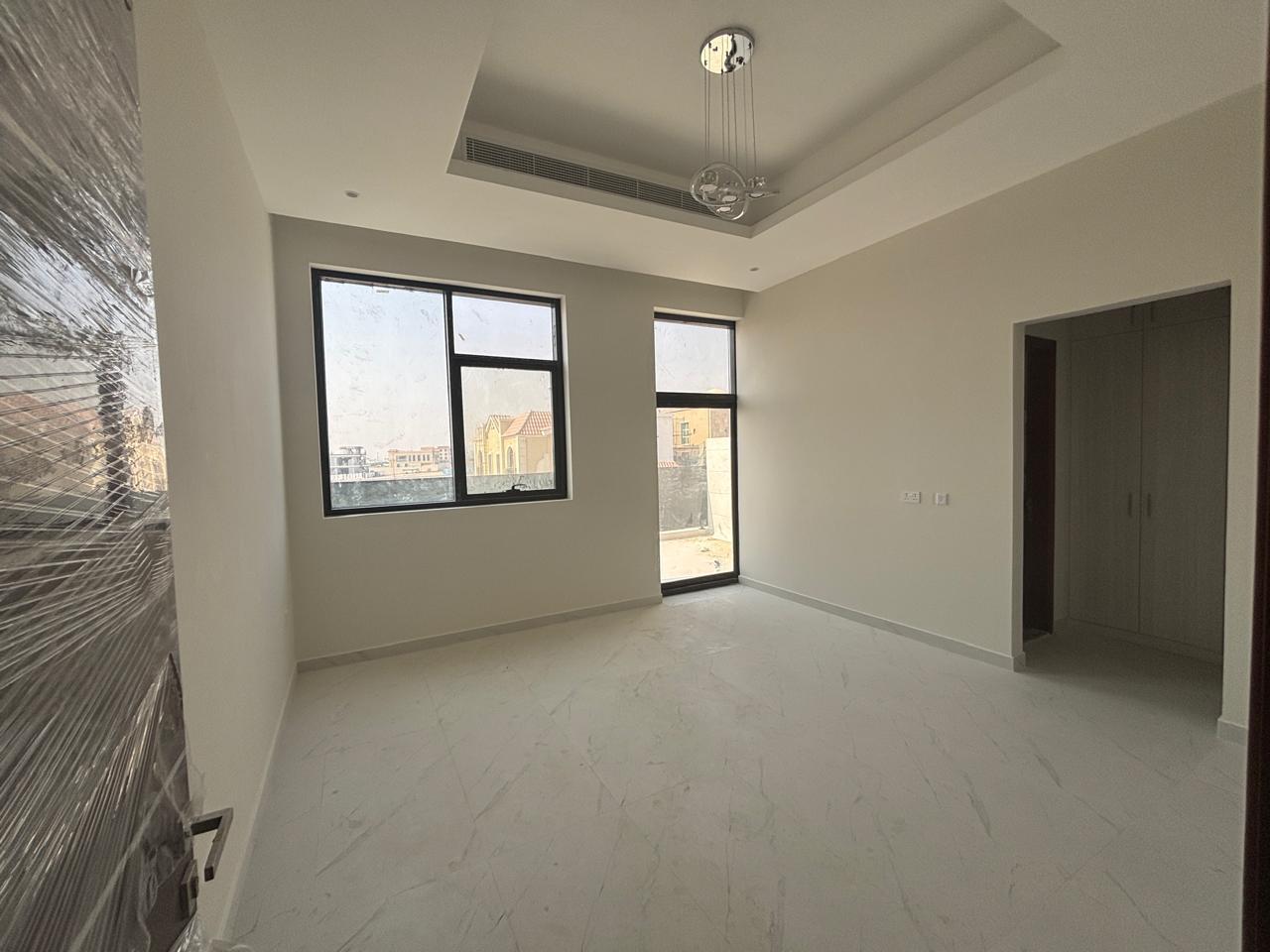 Independent 5BR Villa – Tilal City